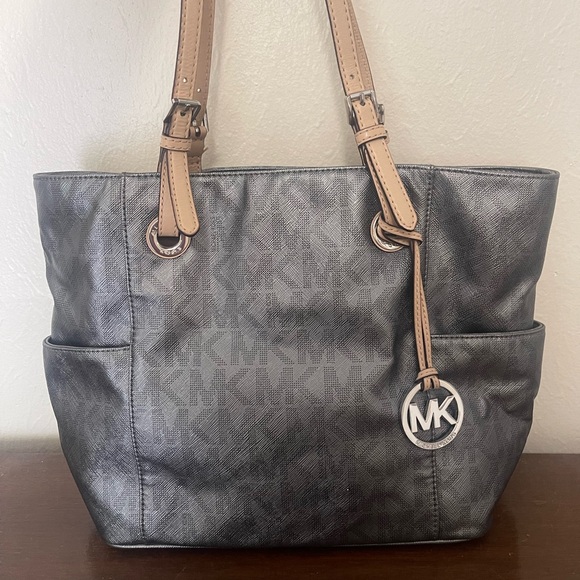 Michael Kors Gray/Silver Jet Set Tote Bag - Picture 1 of 8